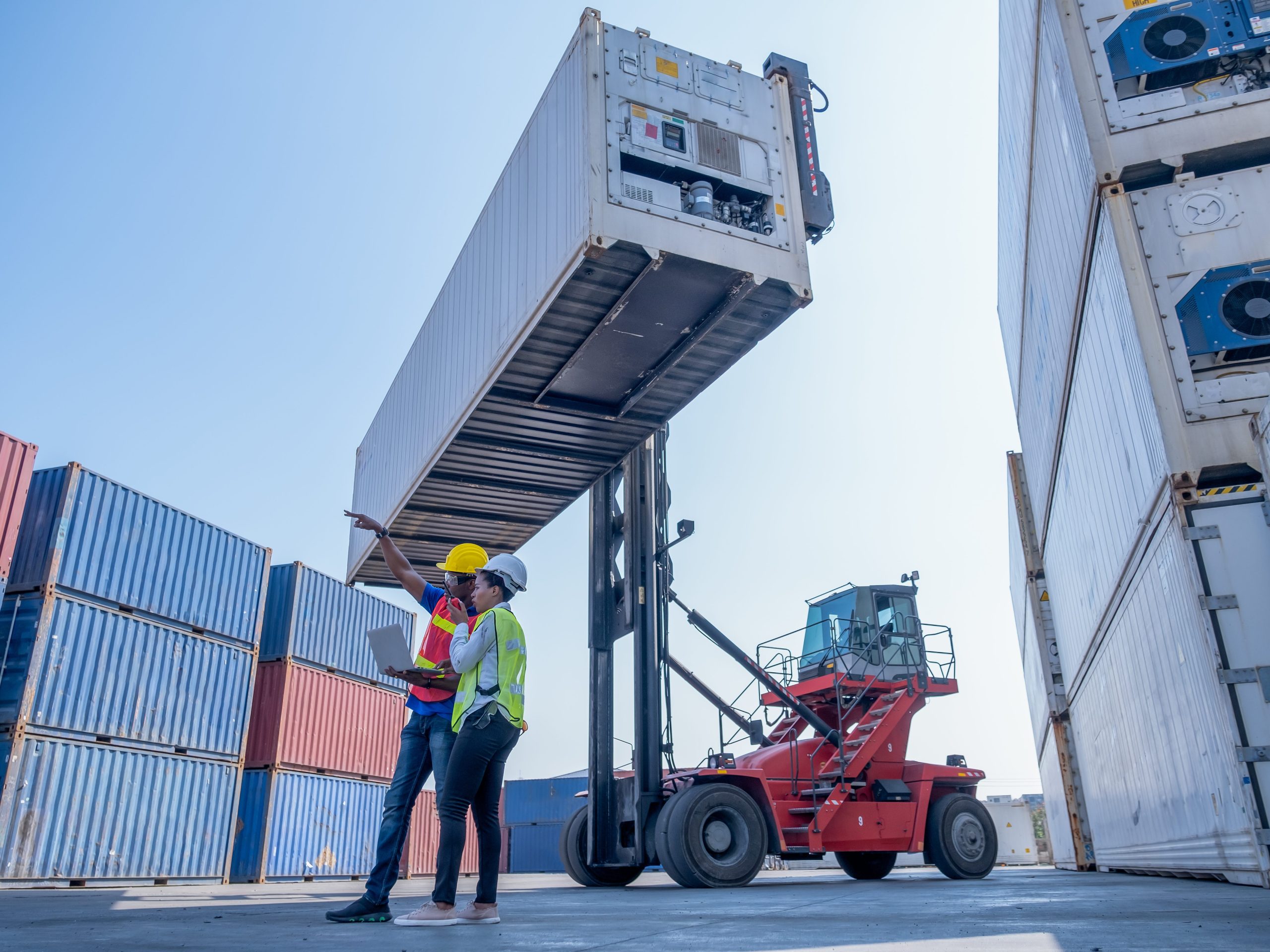 wide shot of couple foreman and technician or carg 2026 03 19 10 15 57 utc